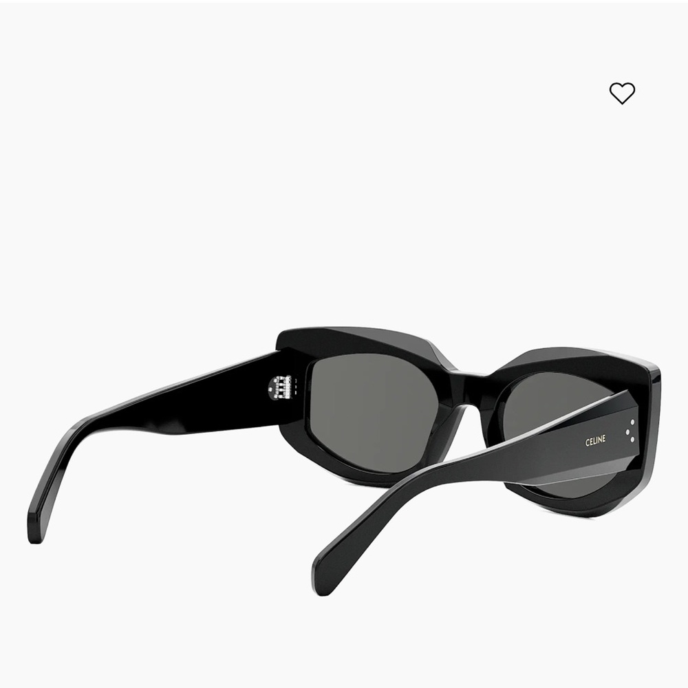 CELINE

Bold Three Dots 54MM Butterfly Sunglasses

$480MSRP - Picture 6 of 9